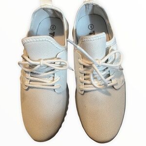 Taxi white lace up sneakers size 6